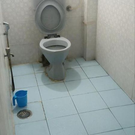 Gandhi Ganaga Guest House Varanasi Exteriör bild