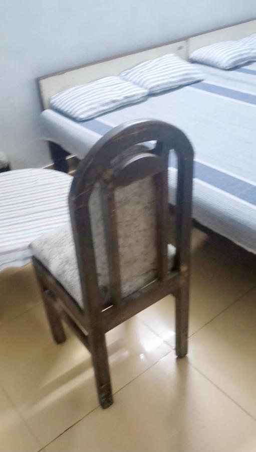 Gandhi Ganaga Guest House Varanasi Exteriör bild