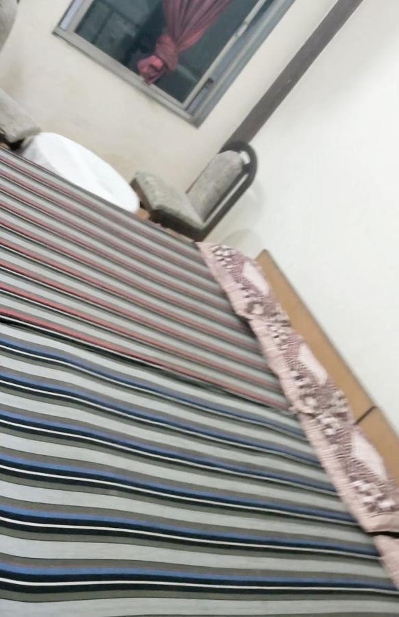 Gandhi Ganaga Guest House Varanasi Exteriör bild