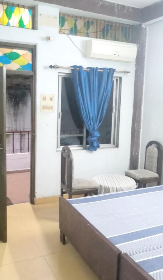 Gandhi Ganaga Guest House Varanasi Exteriör bild