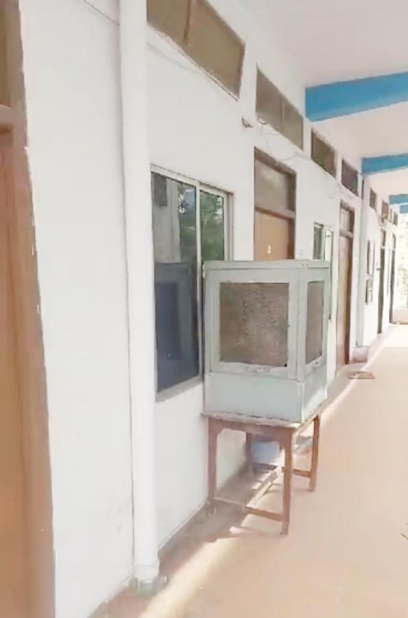 Gandhi Ganaga Guest House Varanasi Exteriör bild